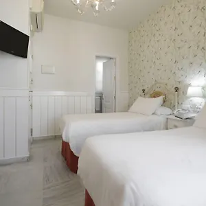 Basic Puerta De Hotel Sevilla
